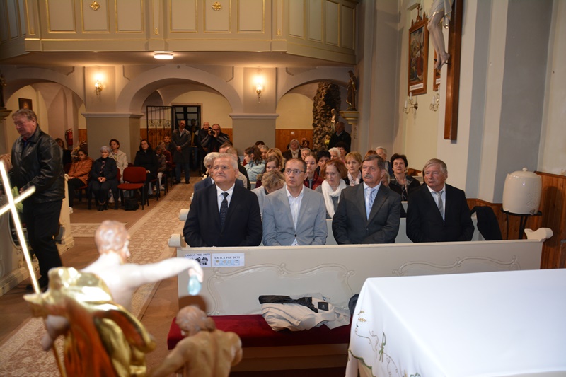 060.JPG