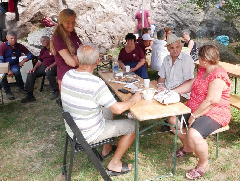 P1260656-crop.JPG