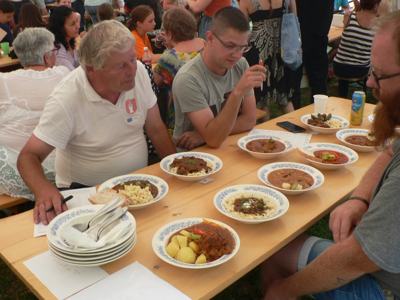 P1260763v.jpg