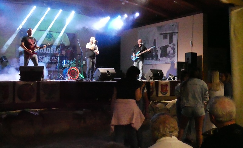 P1270004-crop.JPG